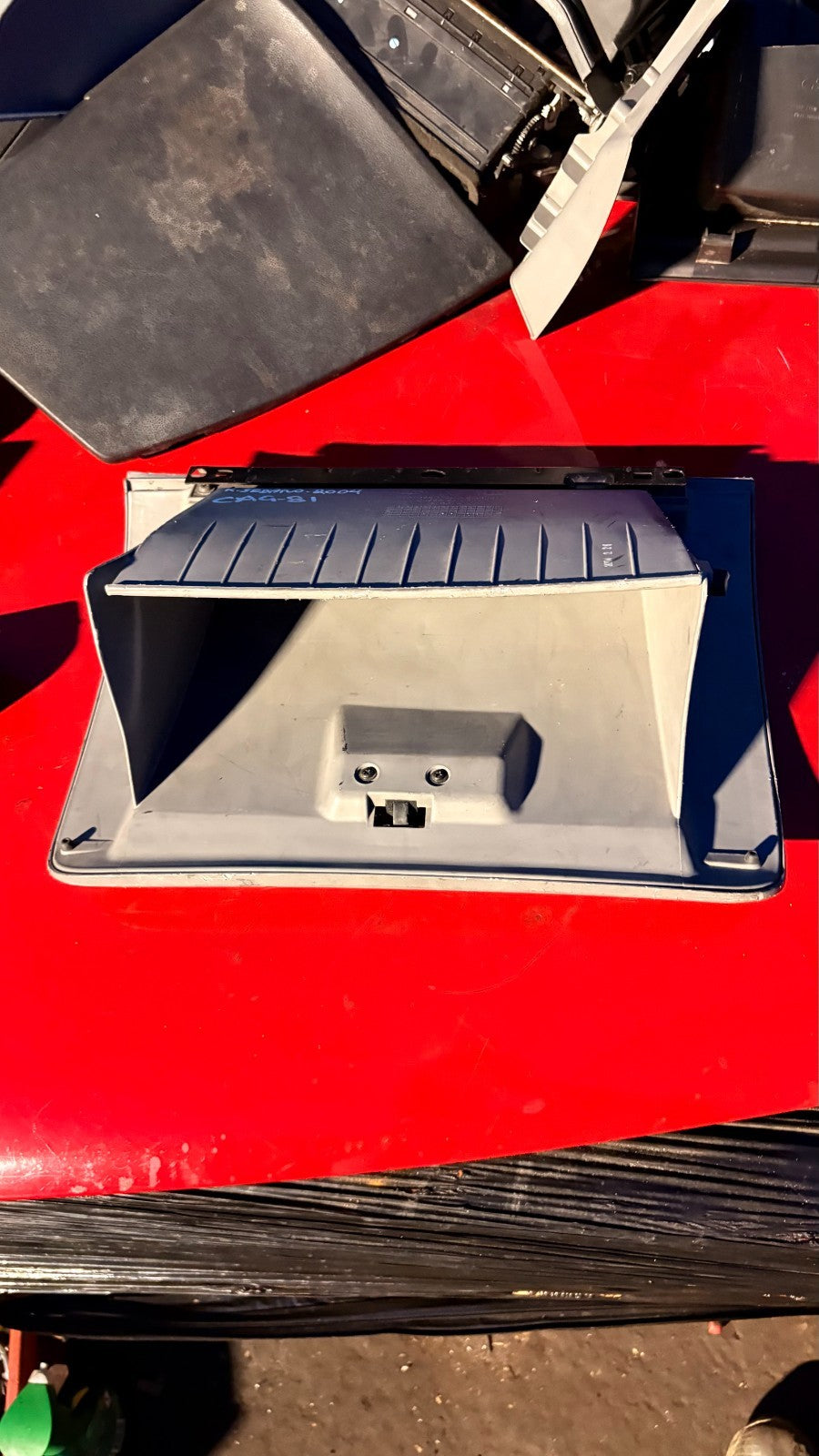 Kia Sedona Glove Box Storage Compartment 2004