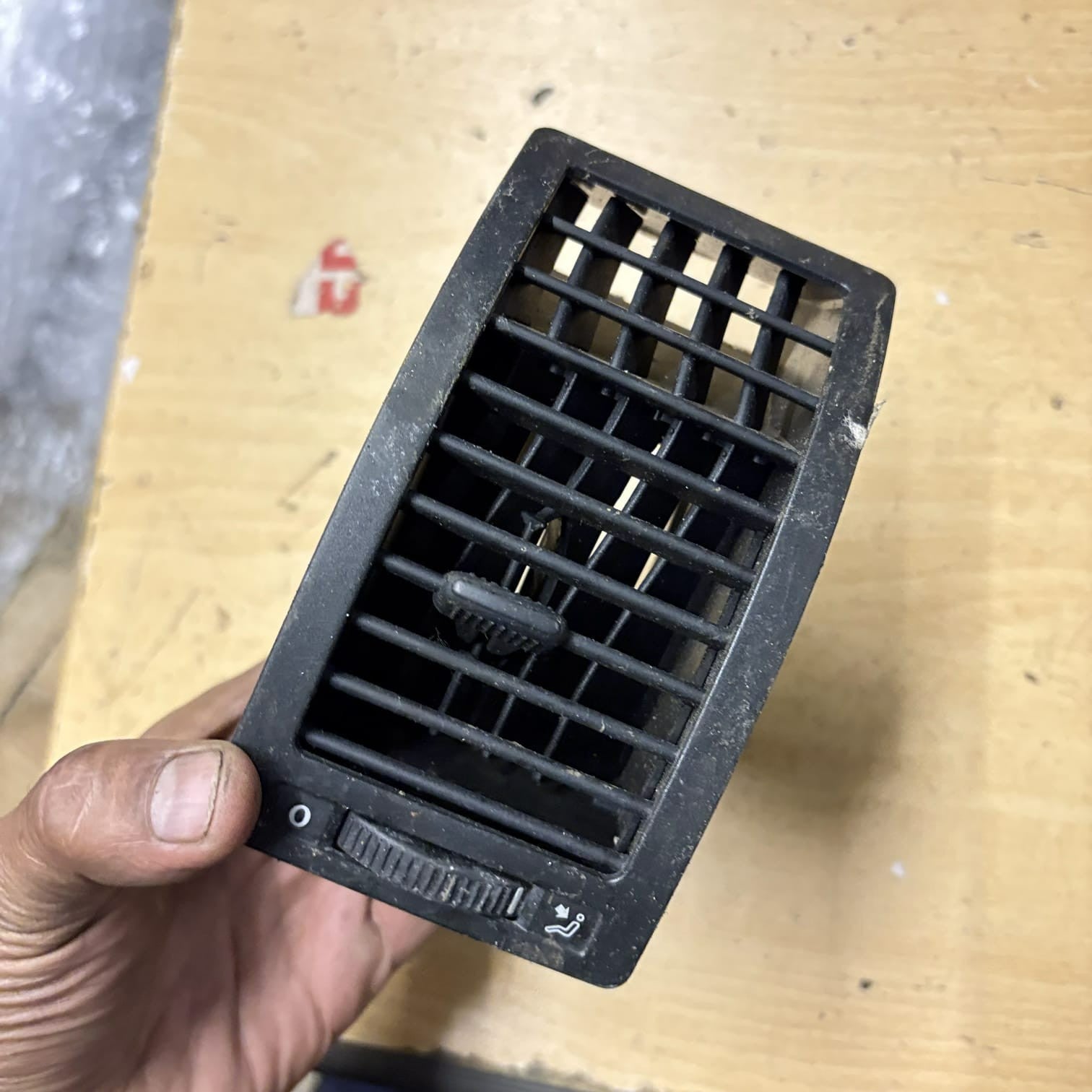 VW Polo 9N3 Driver Front Dashboard Air Vent 2006-2009 6Q0819703
