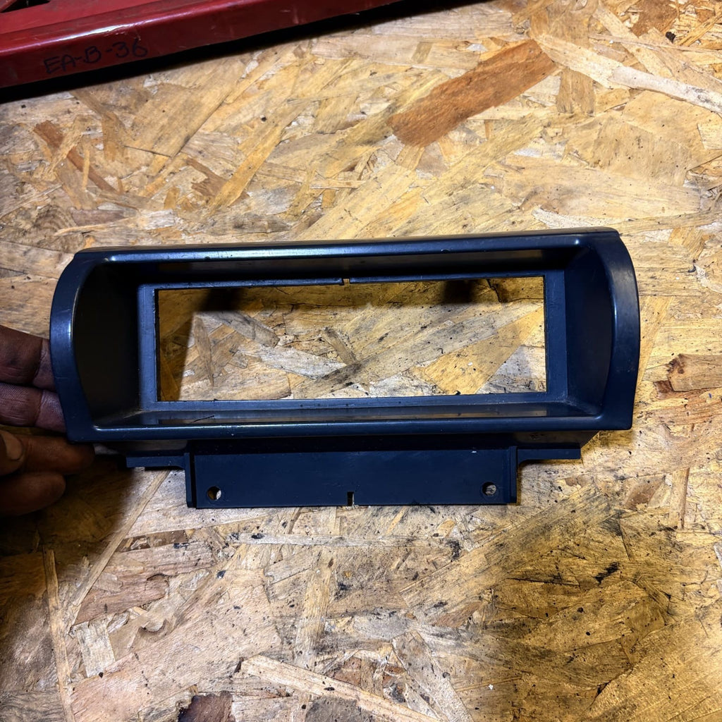 Peugeot Expert MK1 Radio Surround Trim 1480283077