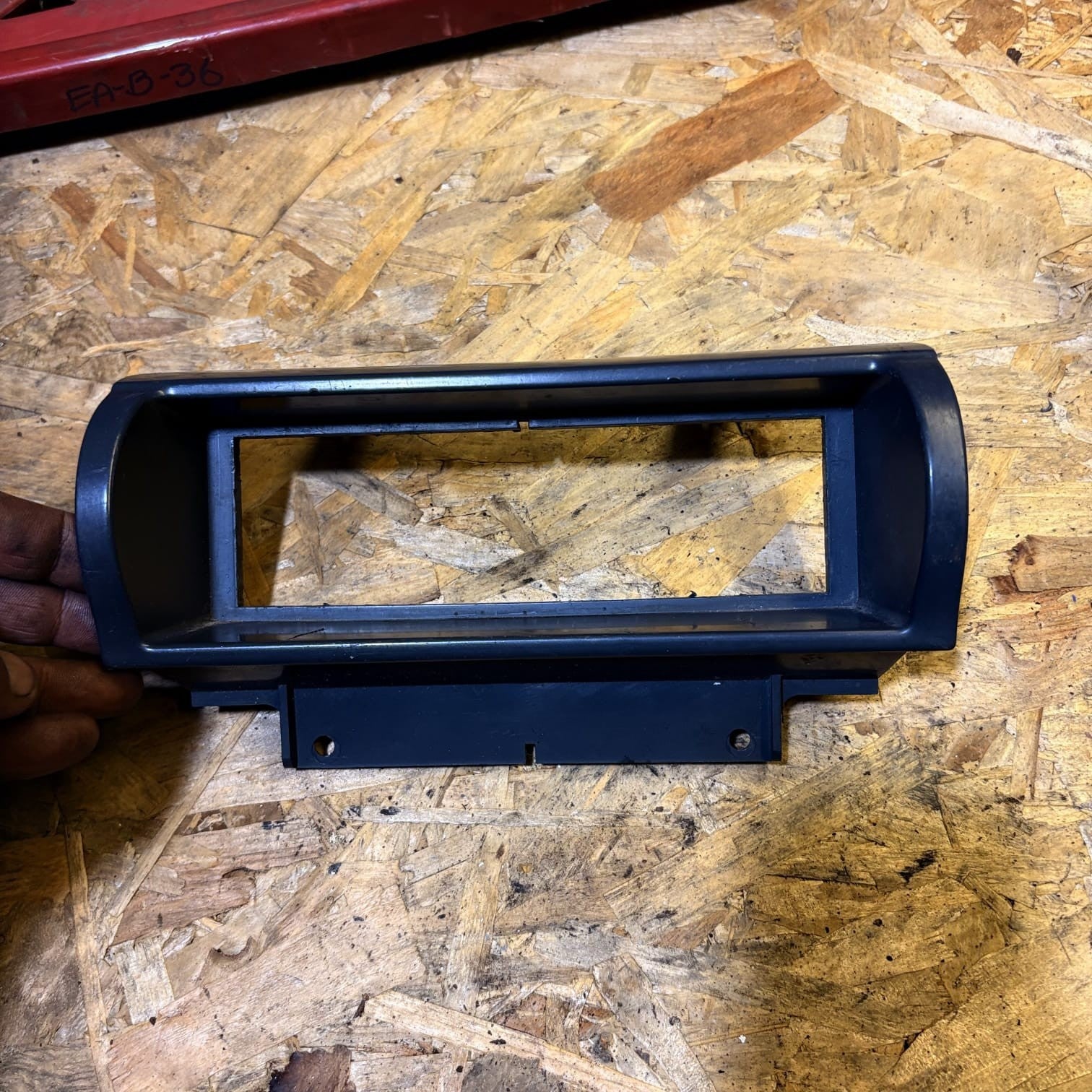 Peugeot Expert MK1 Radio Surround Trim 1480283077