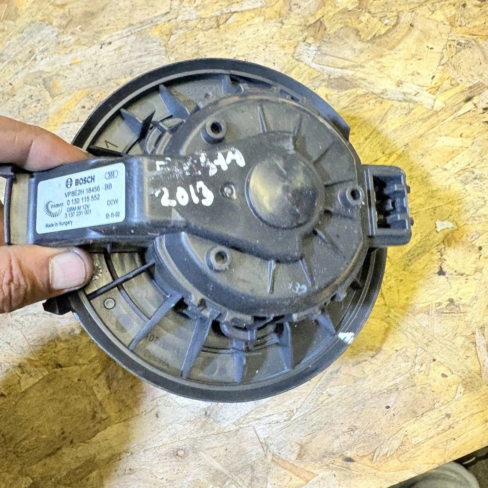 FORD FIESTA MK7 HEATER FAN BLOWER MOTOR VP8E2H-18456-BB 2008 - 2017