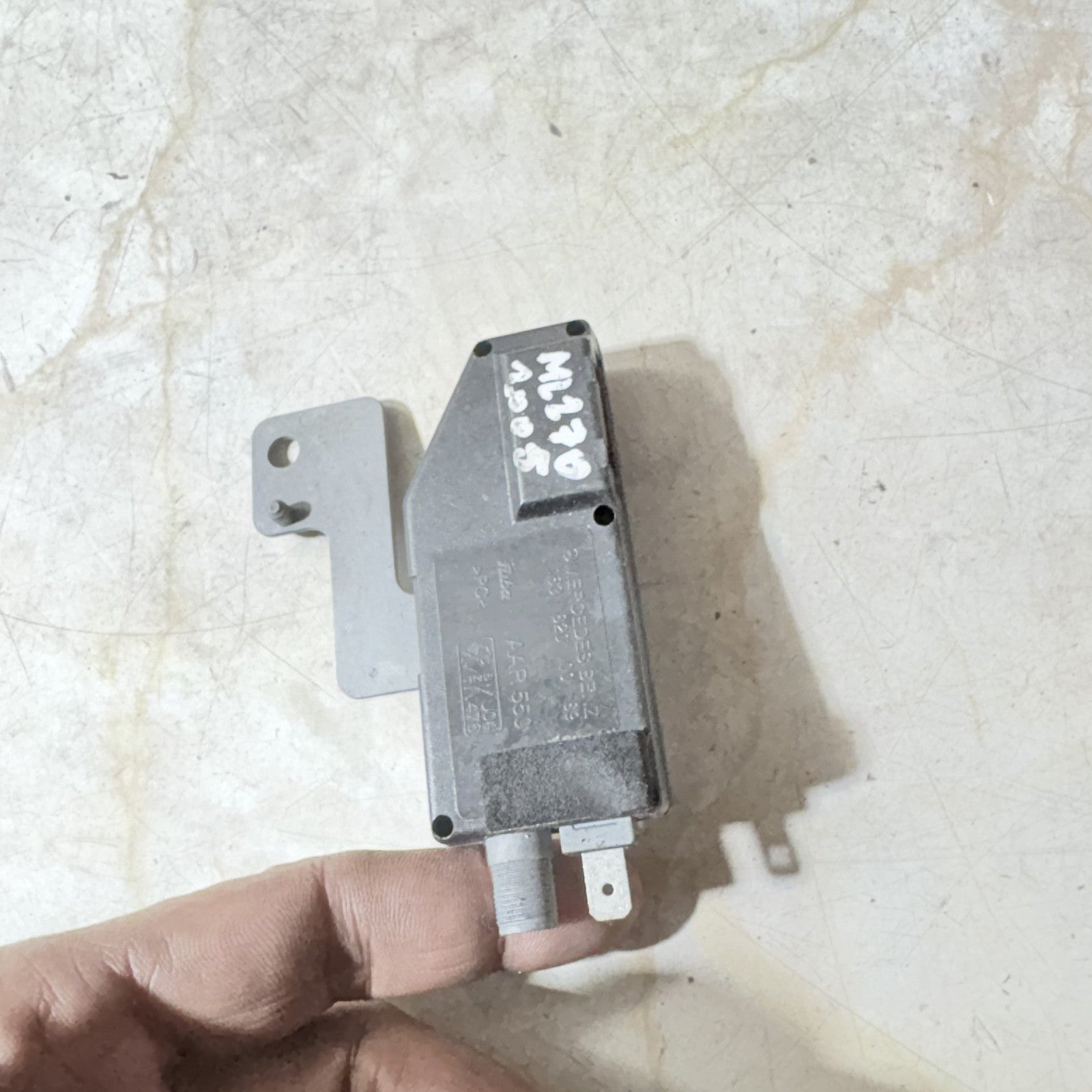 Mercedes ML Class W163 2001-2005 Rear Radio Aerial Antenna Amplifier 1838200089