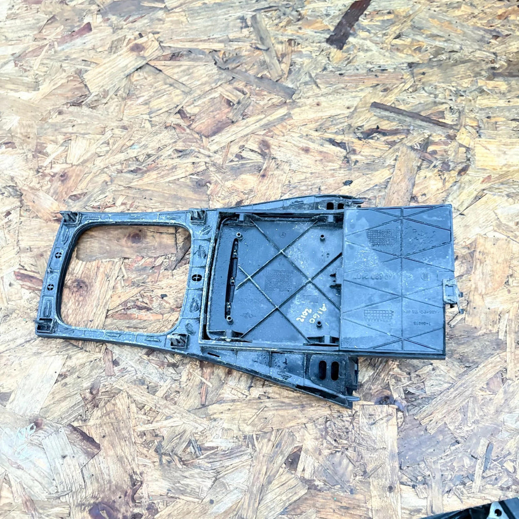 MERCEDES ACLASS W169 2004-2012 CENTRE CONSOLE GEAR SURROUND TRIM ASHTRAY 12V