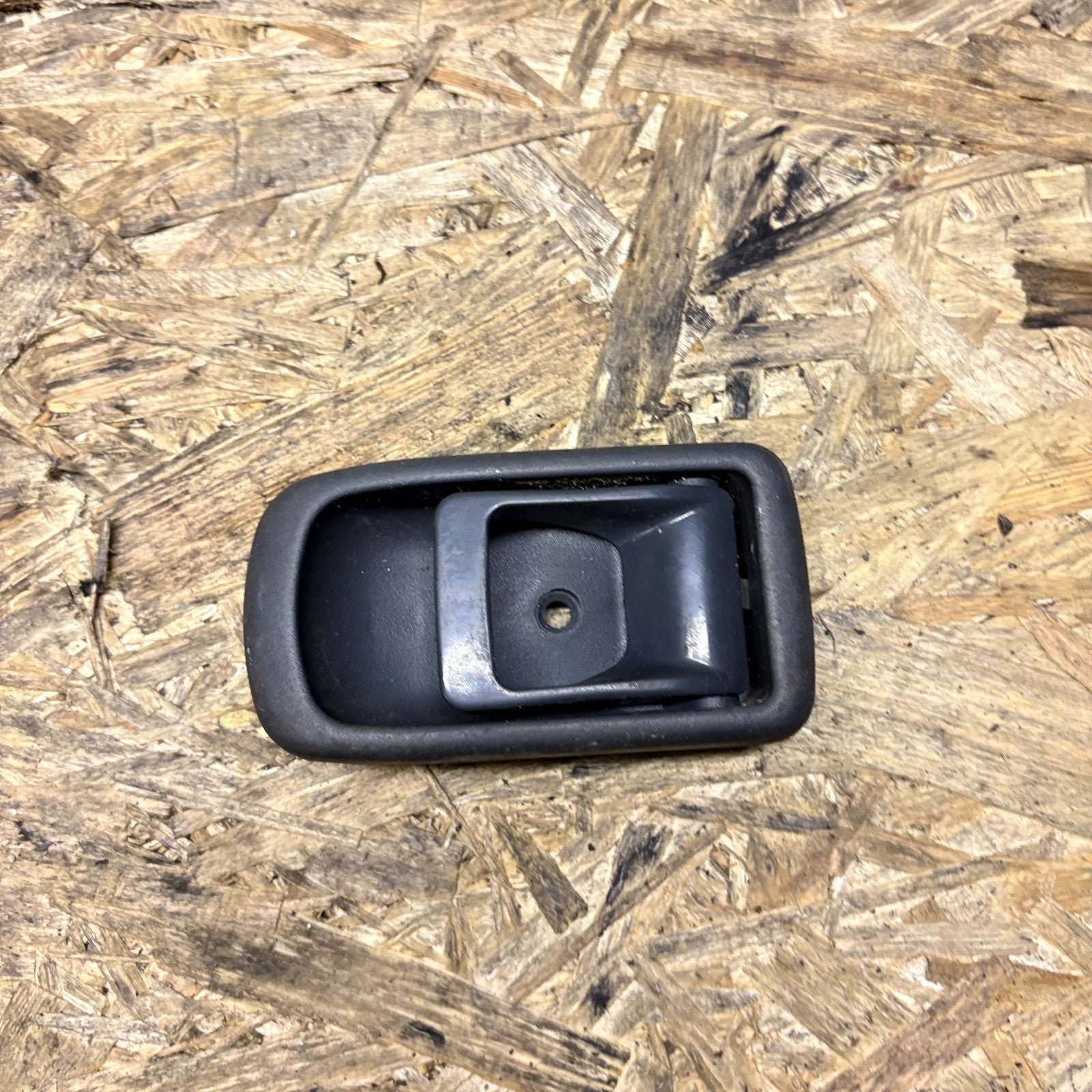 DAIHATSU TERIOS 1997-2006 FRONT RIGHT INTERIOR DOOR HANDLE UNIT 89270/80-87501