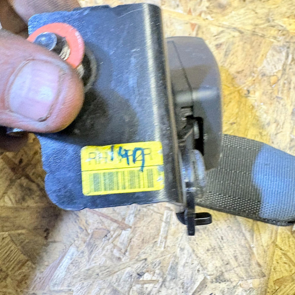 2014-2017 HYUNDAI i40 PASSENGER REAR LEFT SIDE SEAT BELT BUCKLE