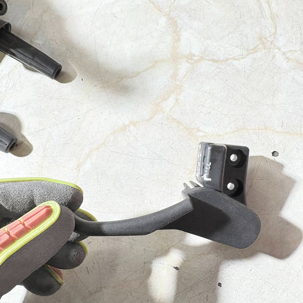 SKODA SUPERB 3T B6 BONNET OPEN RELEASE HANDLE LEVER