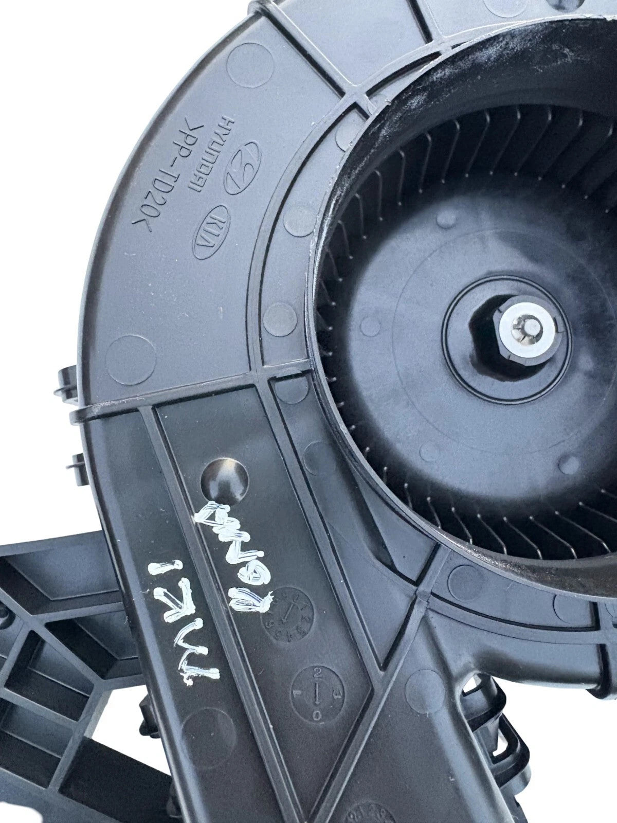 Hyundai Kona 2022 Rear Hybrid electric vehicle battery fan 37580CM000