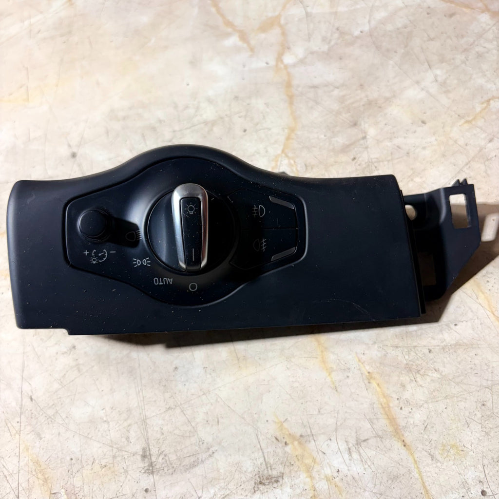AUDI A4 B8 2009-2013 HEADLIGHT SWITCH UNIT 8KO941531G