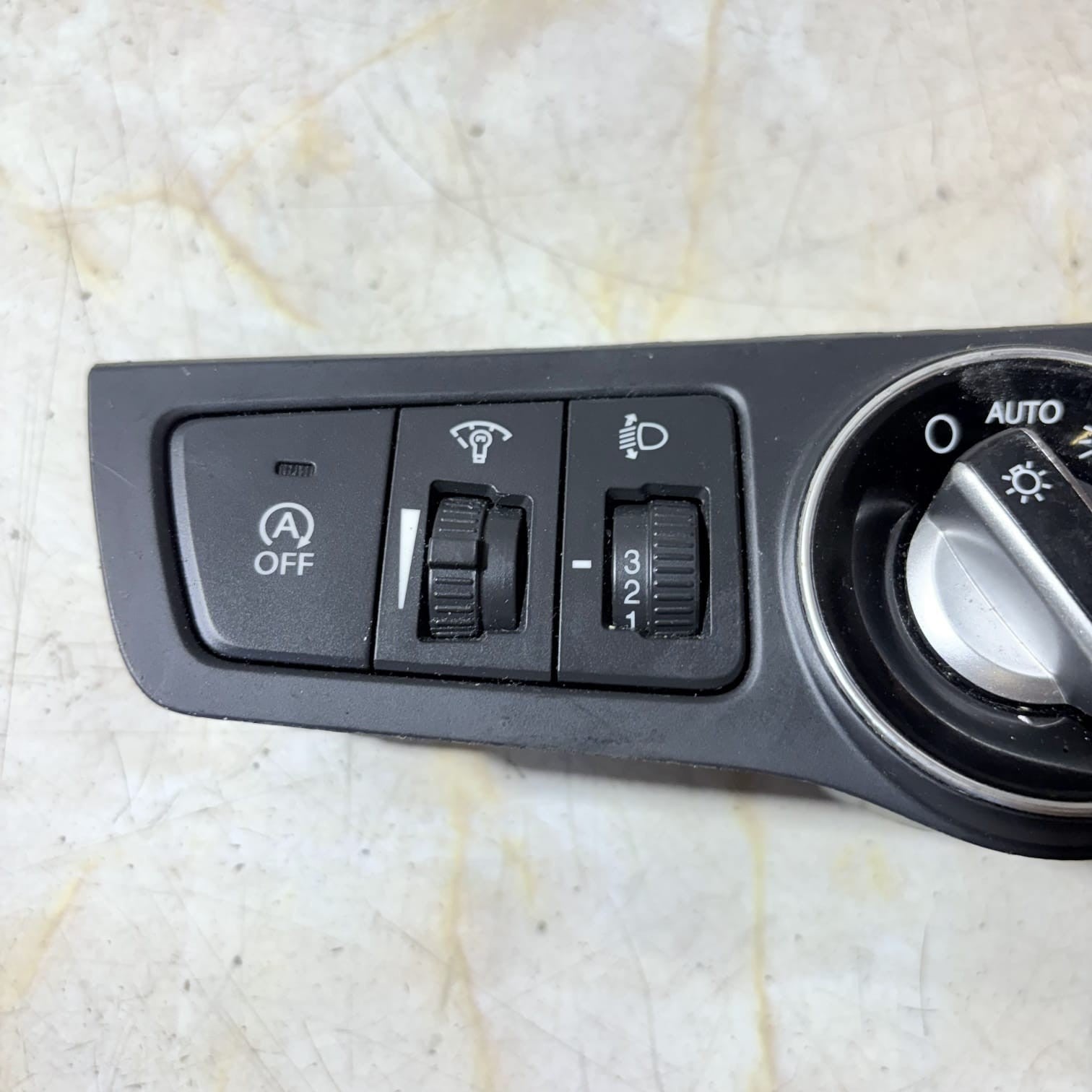 HYUNDAI I40 HEADLIGHT CONTROL SWITCH 2017 TO 2015 933003Z970