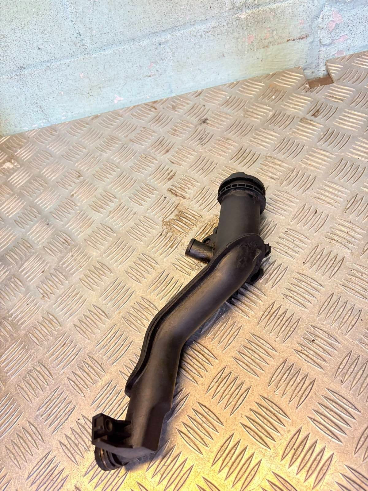2007 2.0 HDI PEUGEOT 407 OIL FILLER PIPE & CAP 9654733980