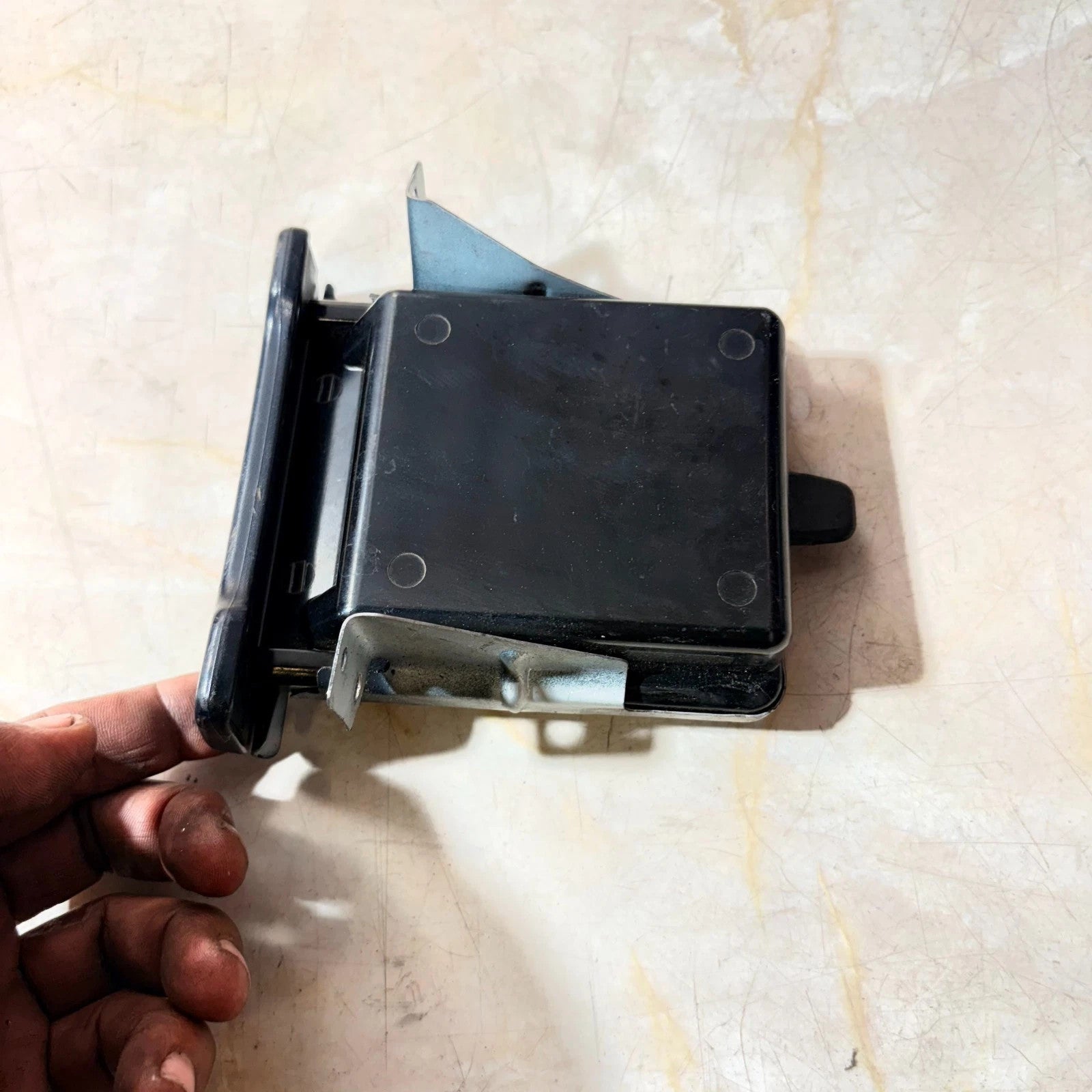 SUZUKI GRAND VITARA MK2 2001 ASHTRAY