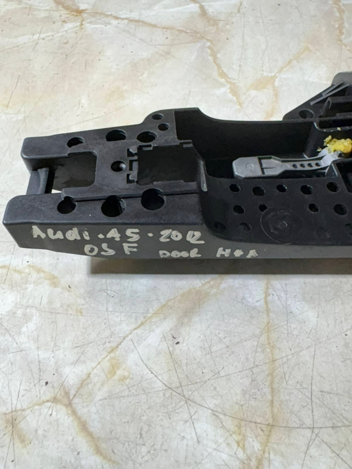 2012 AUDI A5 S5 COUPE RIGHT PASSENGER SIDE EXTERIOR DOOR HANDLE BRACKET