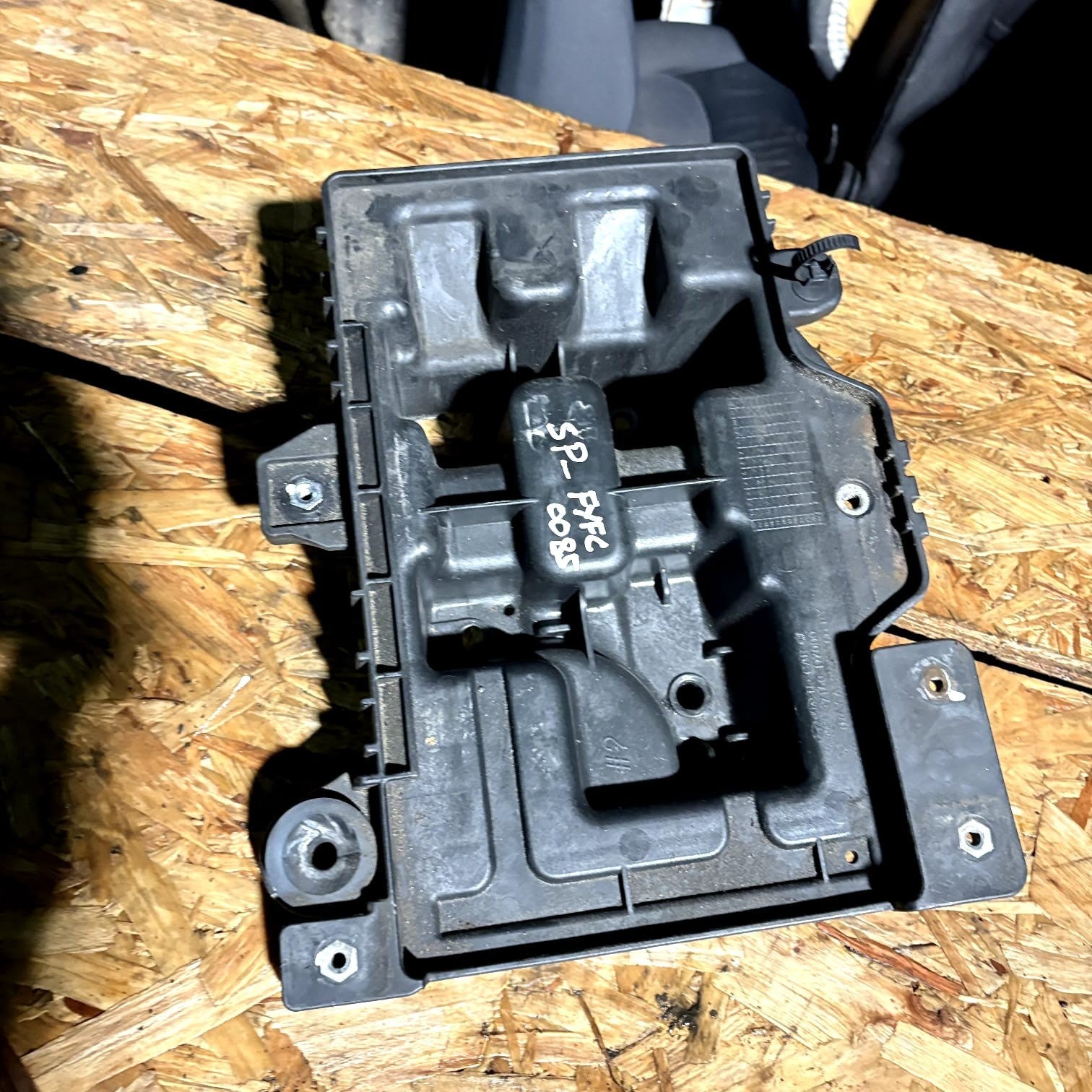 Kia Sportage QL 2015-2018 Battery Box Tray Holder Mount 37150-D7000
