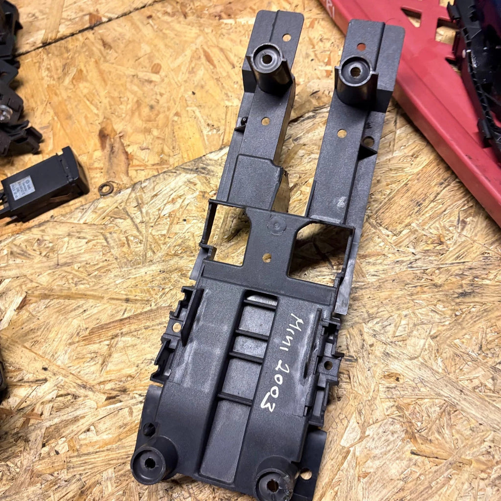 BMW Mini One R50 2001-2006 interior handbrake trim mount bracket 5116-6800826