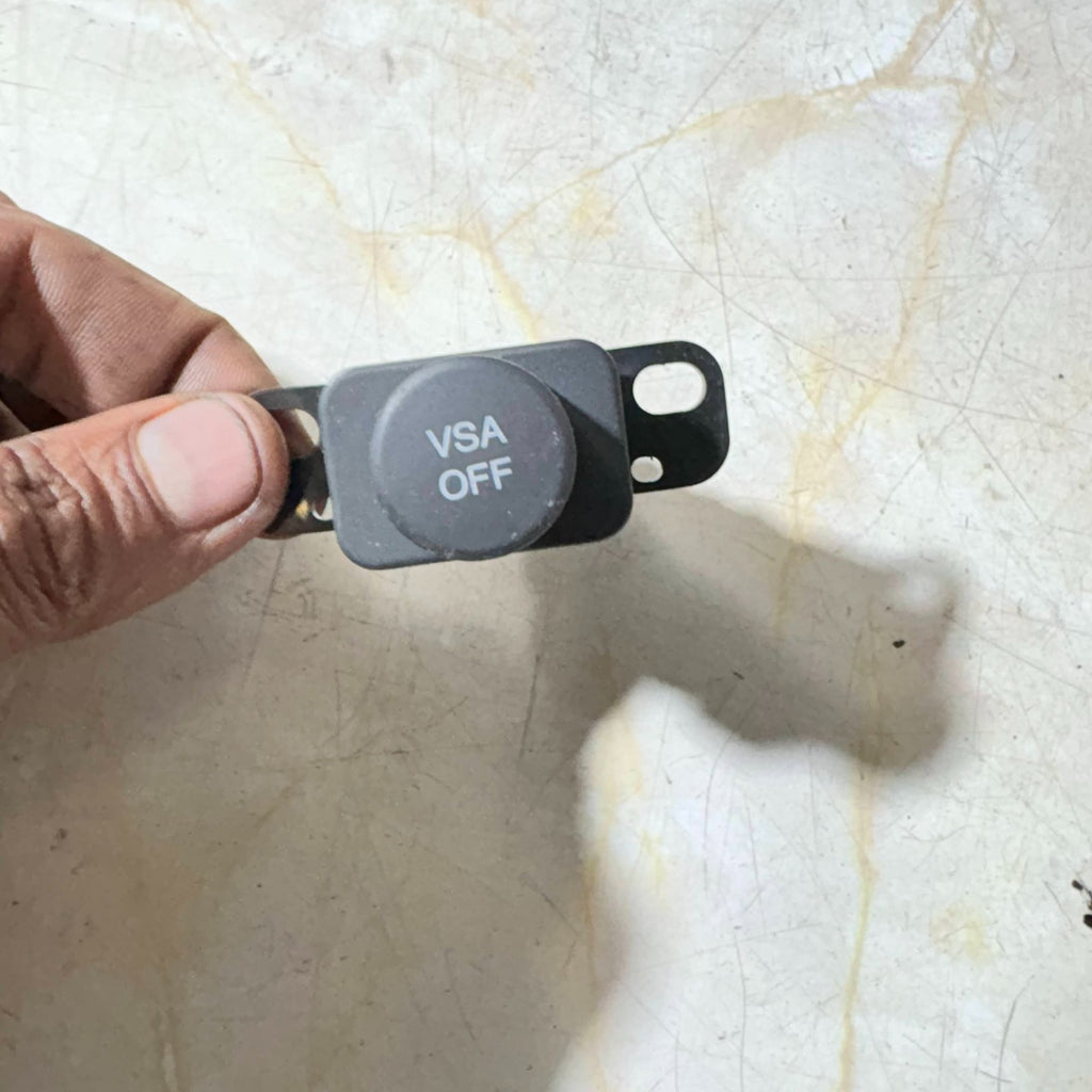 Honda Civic 2004 VSA off switch unit M304892