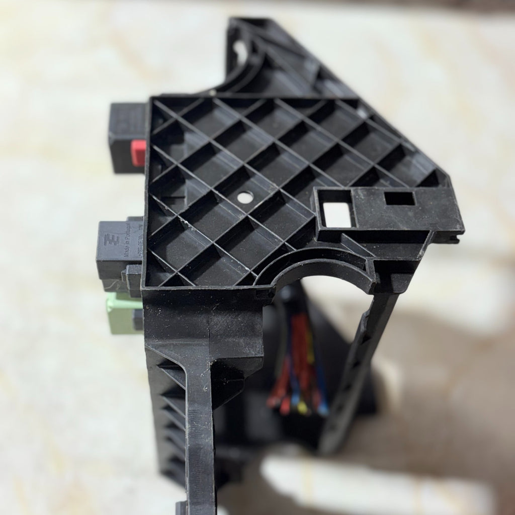 SEAT IBIZA 2010-2015 BODY CONTROL MODULE FUSE BOX RELAY 6R0907371D