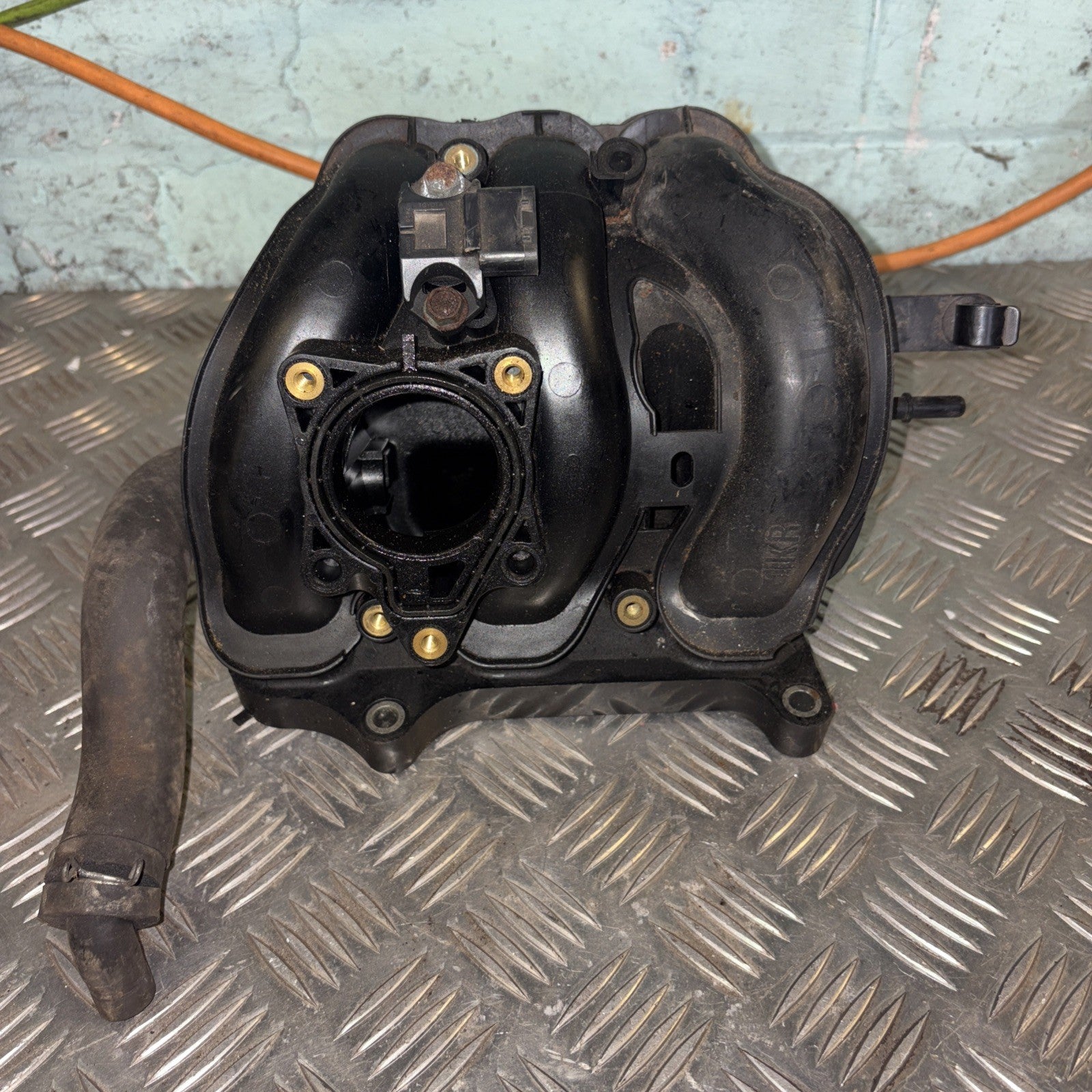Peugeot 107 Inlet Manifold Injector Rail 1.0 Petrol 1KR Citroen C1 Toyota Aygo