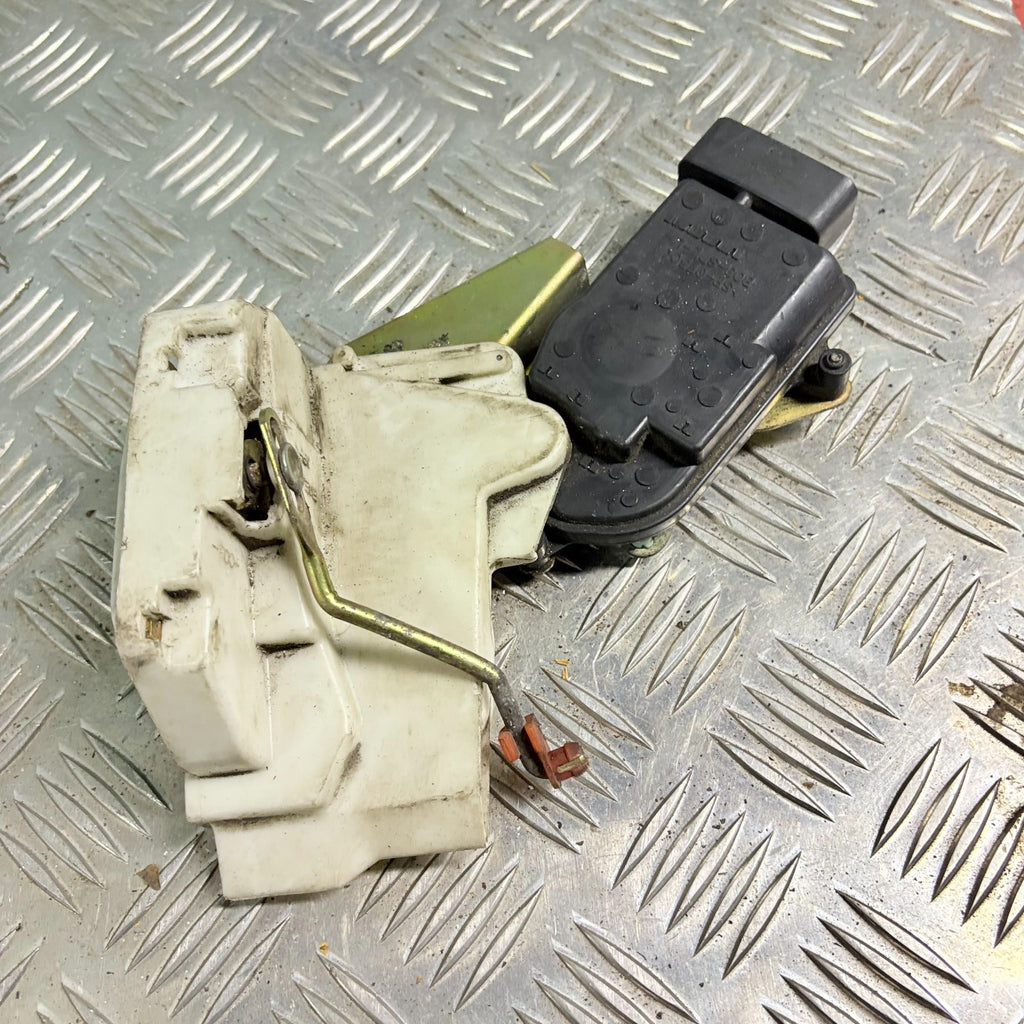 SUZUKI IGNIS 2004 REAR LEFT DOOR LOCK CATCH MECHANISM