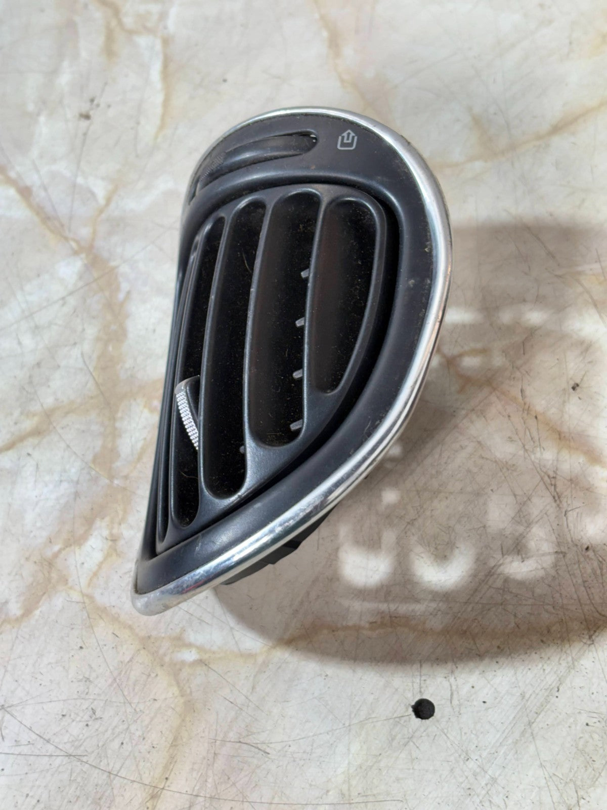PEUGEOT 206 2004-2007 FRONT PASSENGER SIDE DASHBOARD AIR VENT 9632184877
