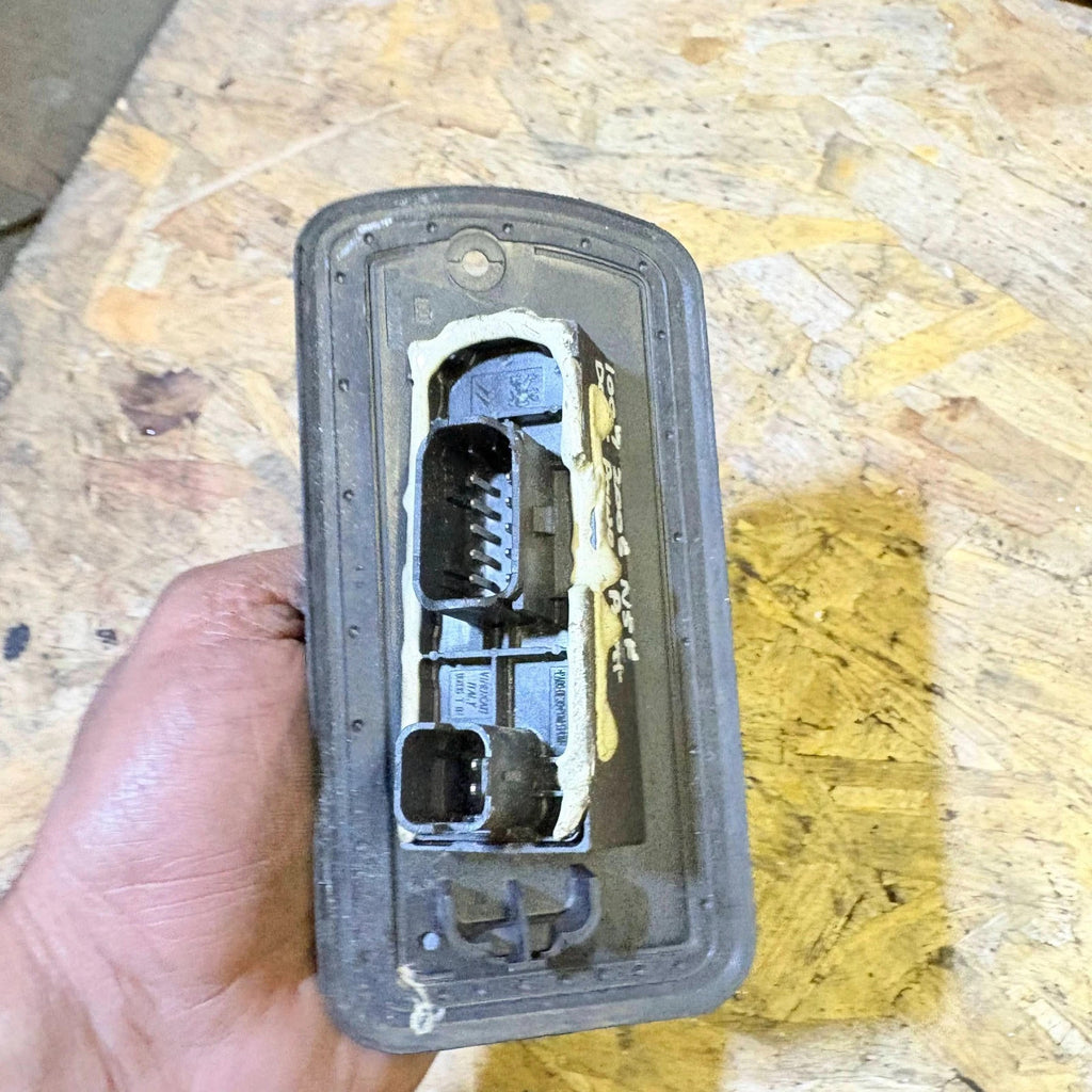 Peugeot 1007 2005-2009 Front Left Sliding Door Contact Connector 9660205680