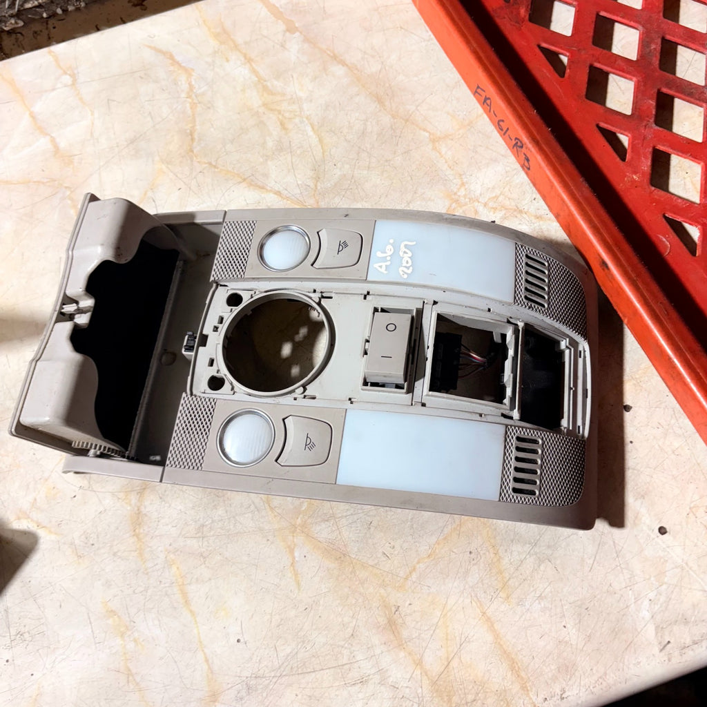 Audi A6 C6 Saloon 2004-2008 Overhead Console Map Light Mic 4F0947135BQ