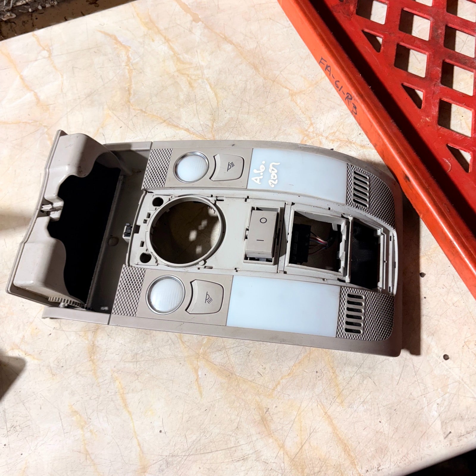 Audi A6 C6 Saloon 2004-2008 Overhead Console Map Light Mic 4F0947135BQ