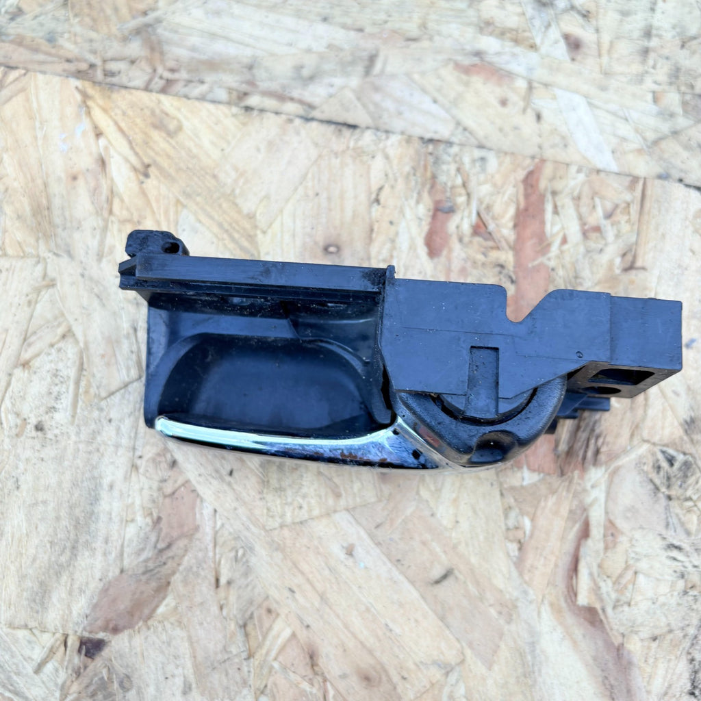 2004-08 TOYOTA AVENSIS DRIVER SIDE FRONT INNER DOOR HANDLE