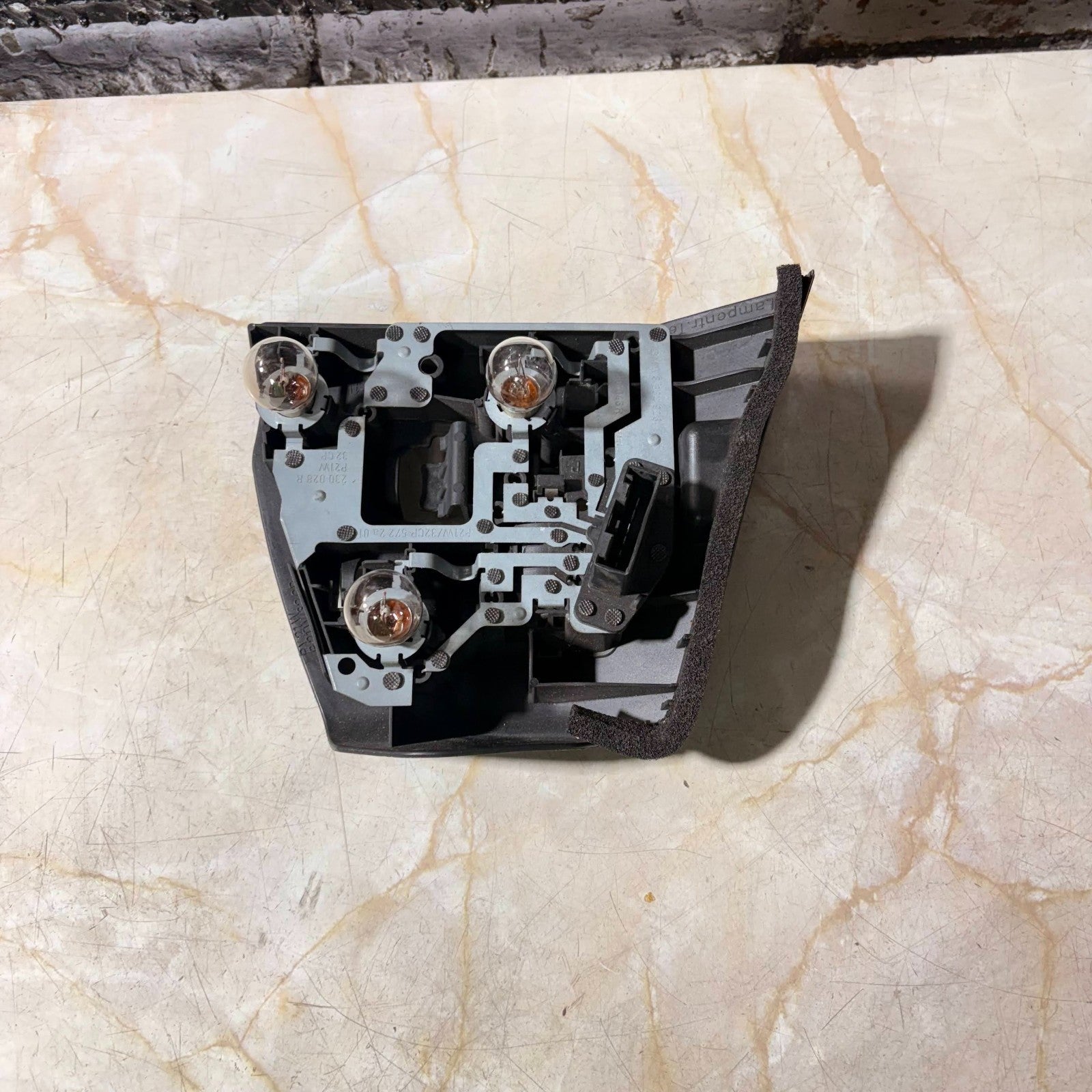 BMW 3 Series E46 98-01 Right Rear Offside Inner Bulb Holder Socket 63218364926