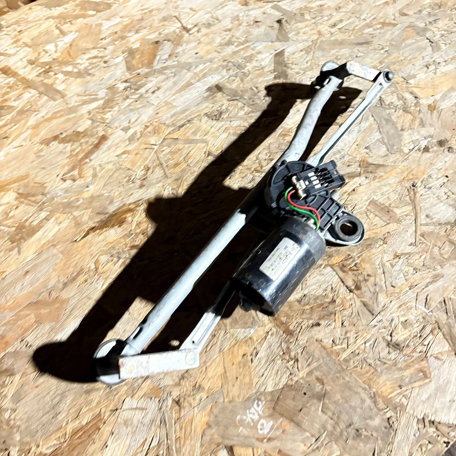 BMW 1 Series Compact E81/E87 2004-2013 Front Wiper Motor Assembly 6921349