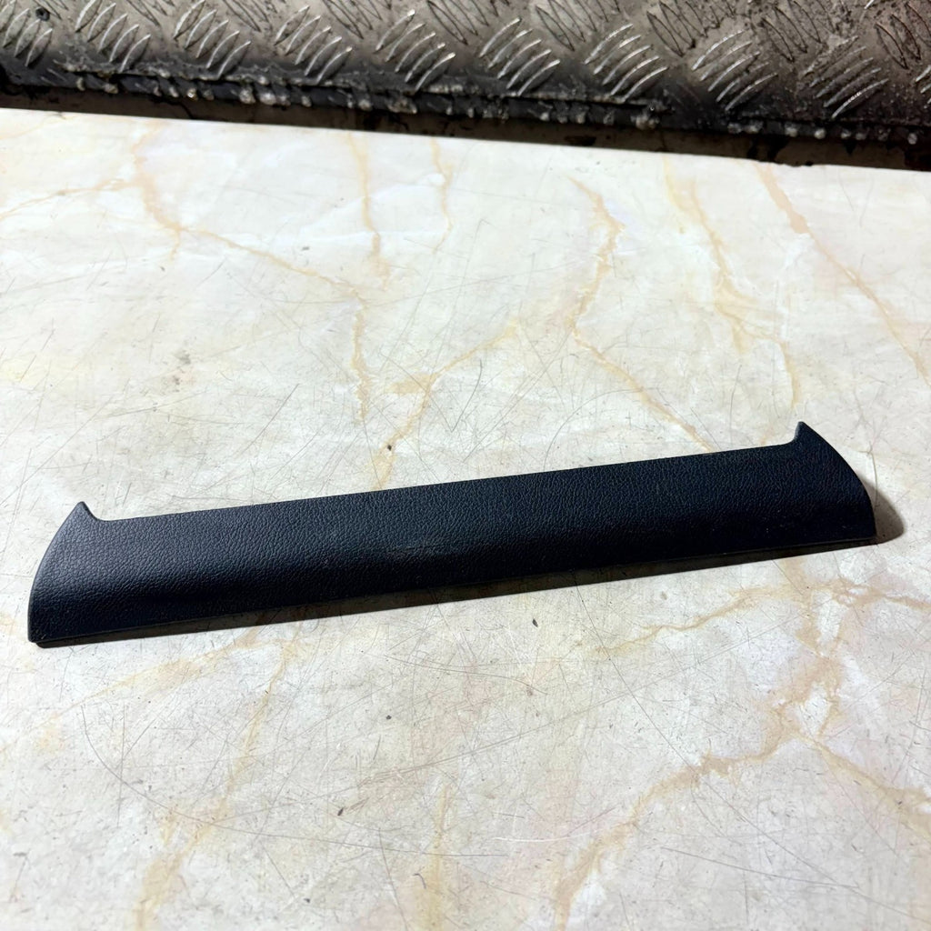 MG MG6 Dashboard Center Console Trim Panel Under Radio 30000526