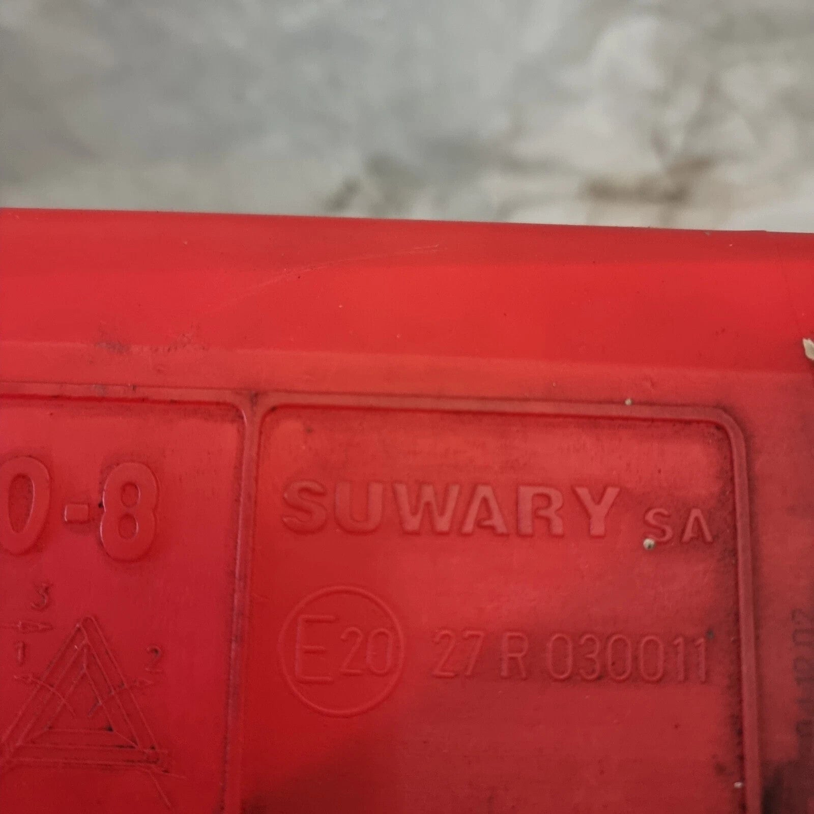 e2027r030011 Warning Triangle Integrated into Trunk for Volvo V4 UK1344521-29