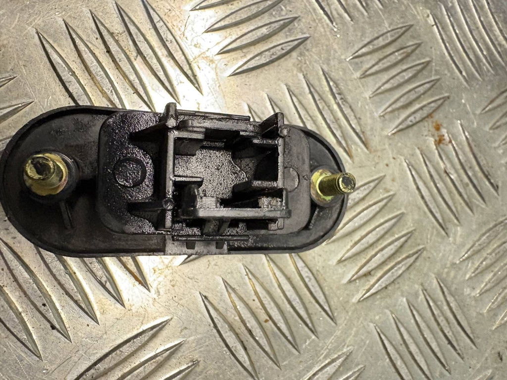HYUNDAI 2002 BOOT TAILGATE WINDOW RELEASE SWITCH BUTTON
