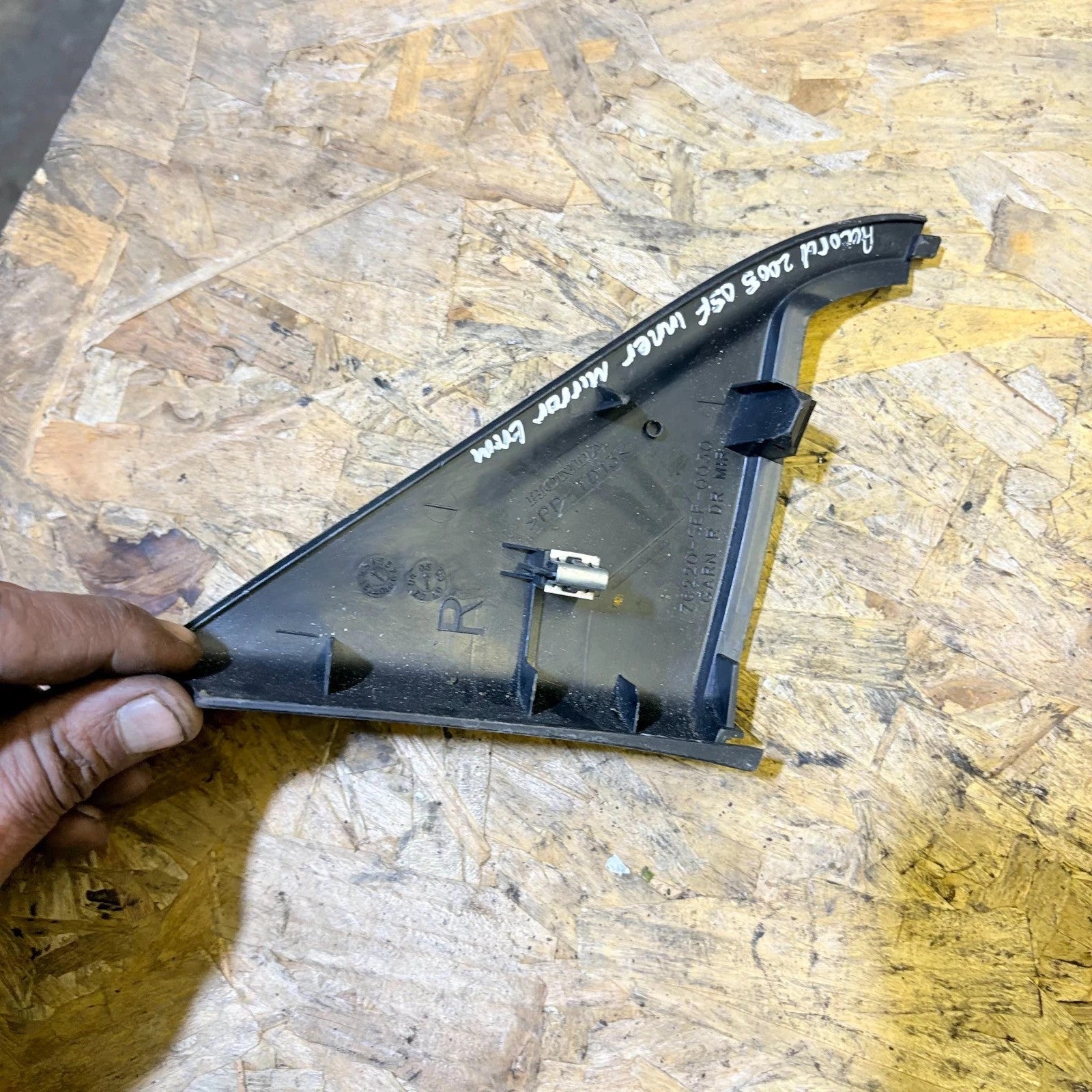 Honda Accord MK7 2002-08 Front Right Wing Door Mirror Corner Trim 76220-SEE-0030