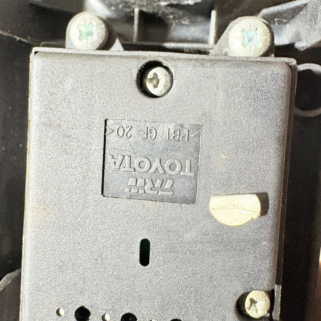 TOYOTA D4D FRONT DRIVER SIDE WINDOW CONTROL SWITCH