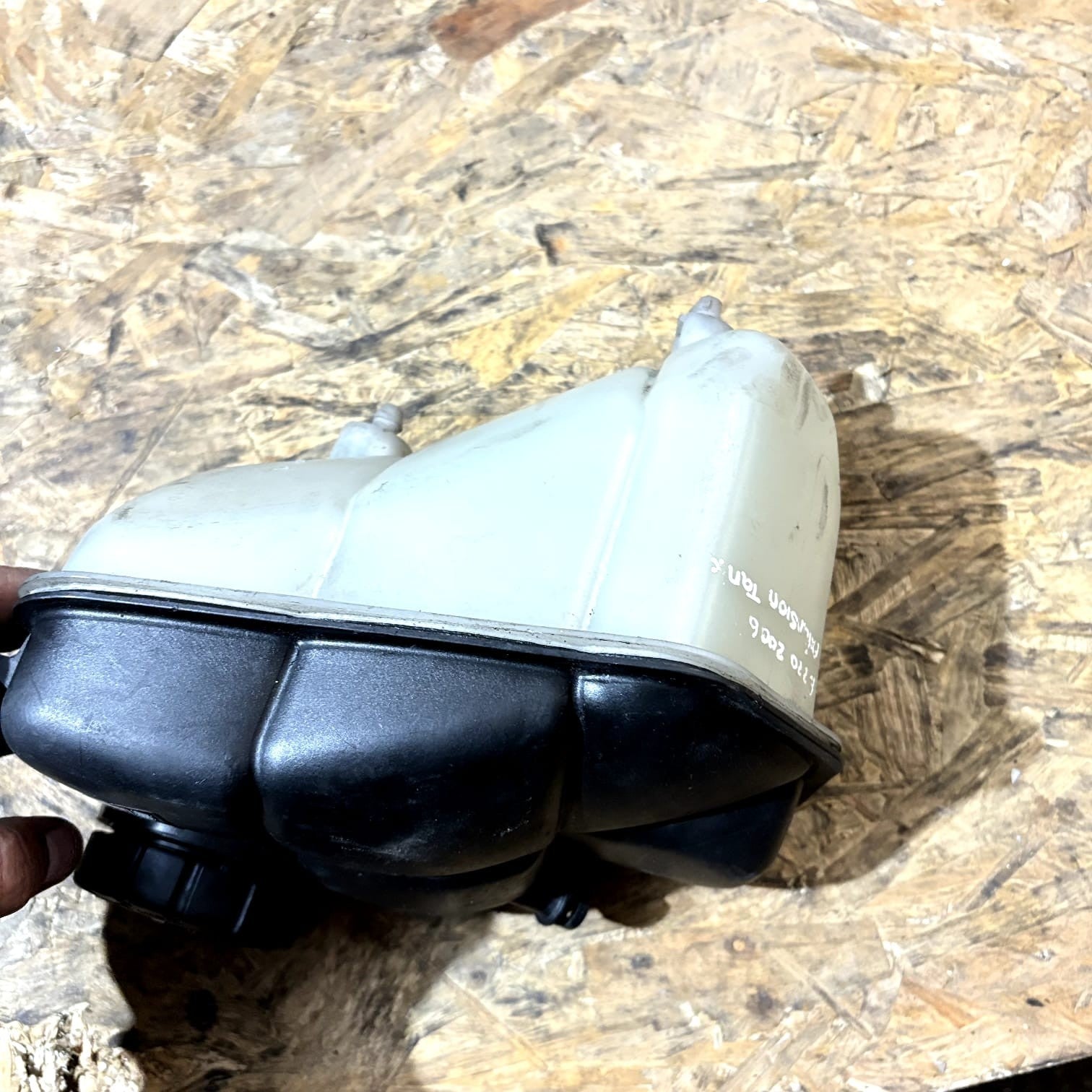 MERCEDES-BENZ E CLS Class W211 W219 Coolant Expansion Tank A2115000049 2006