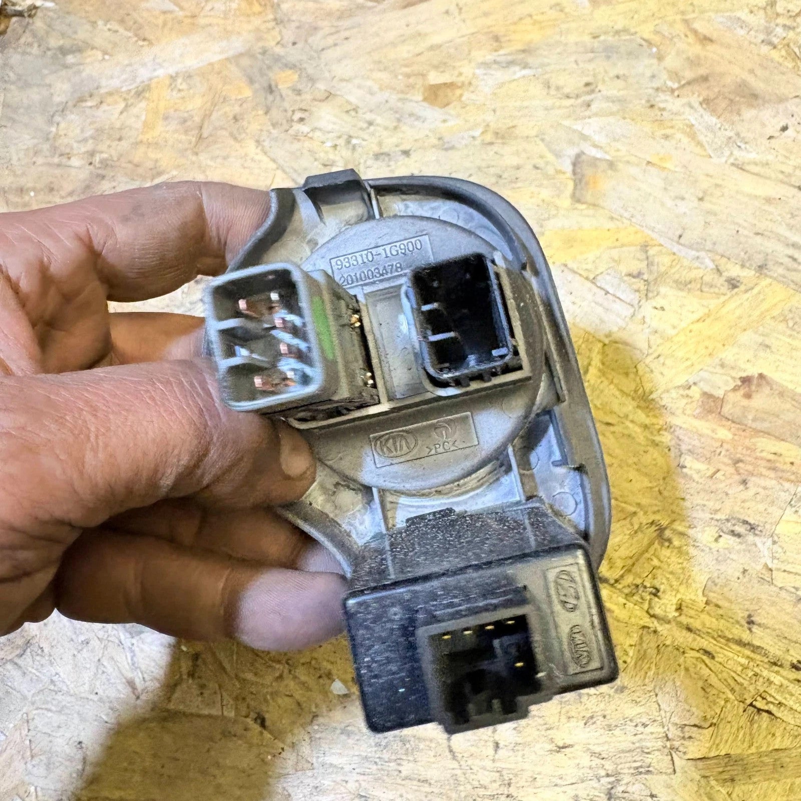 Kia Rio 2005-2011 Fog Light Switch 933101G900