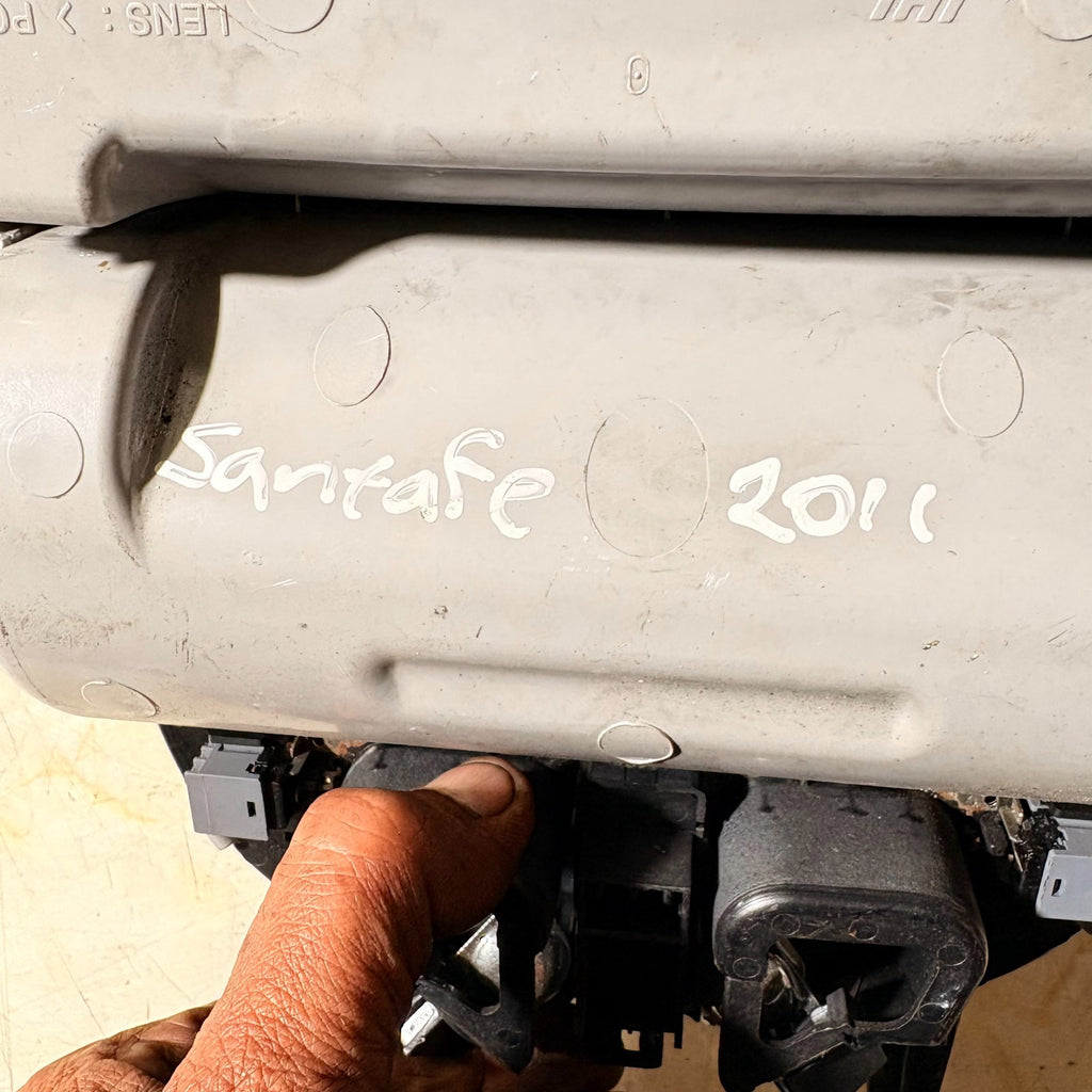 HYUNDAI SANTA FE 2011 5DR FRONT INTERIOR ROOF READING COURTESY LIGHT 92800-2BXXX