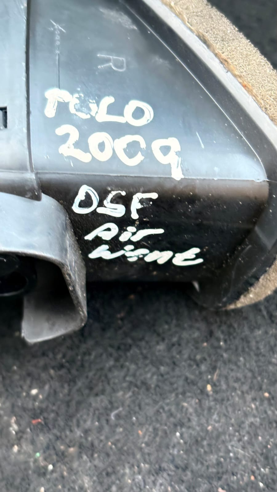 VW POLO 9N3 MK4 DRIVER/RIGHT SIDE FRONT AIR VENT DUCT 6Q0819704 2009