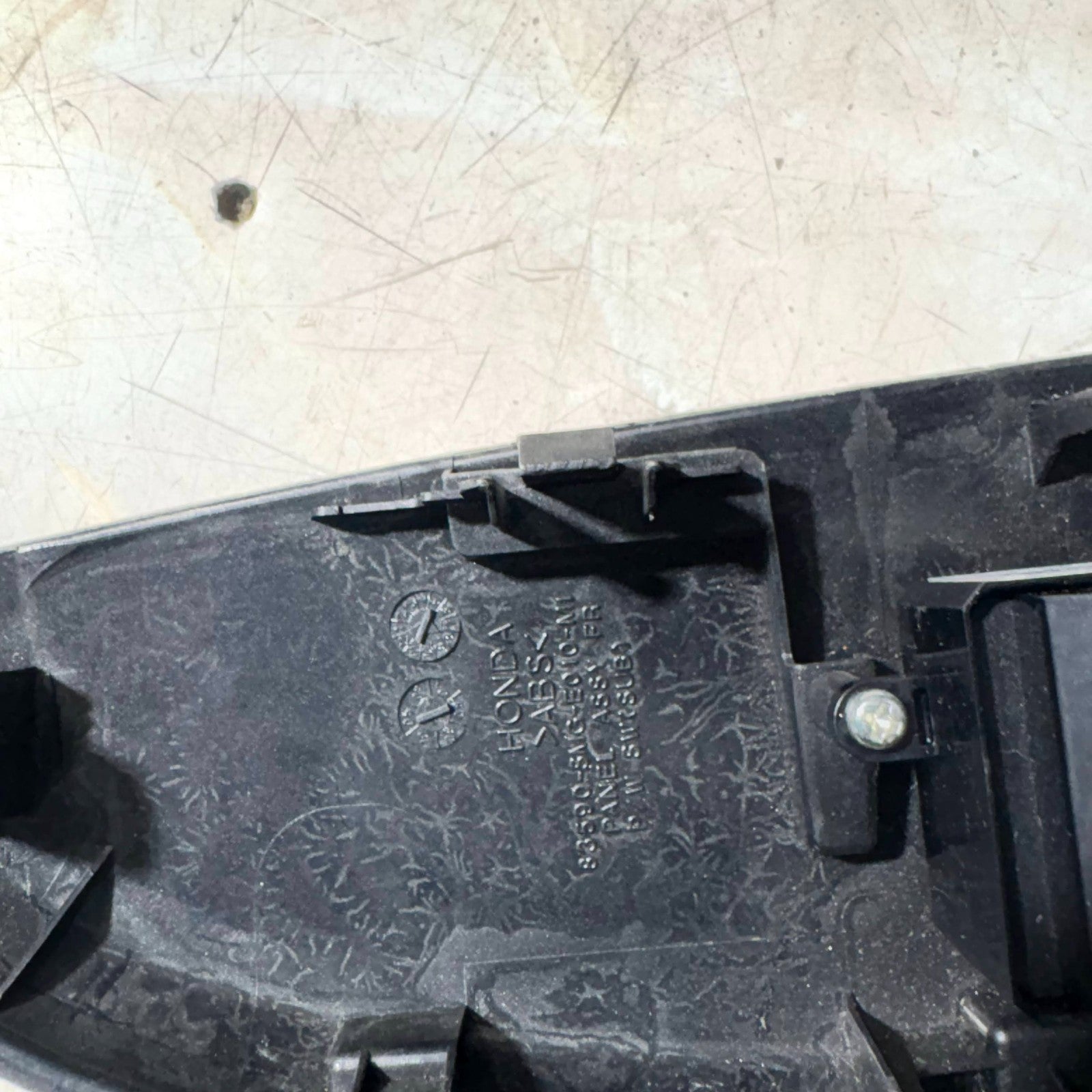 Honda Civic MK8 06-11 Front Left Side Electric Window Switch 83590SMGE010