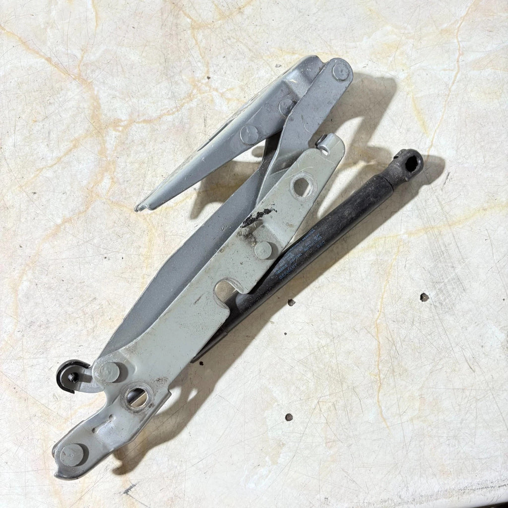 Audi A4/S4 B6/B7 2002-2008 RS4 2007-2008 Boot Lid Hinge OSR Gas Strut 8E5827302G