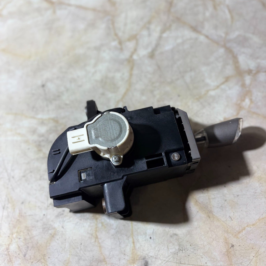 TOYOTA PRIUS 04-09 AUTO GEAR SHIFTER SELECTOR LEVER 89451-47030