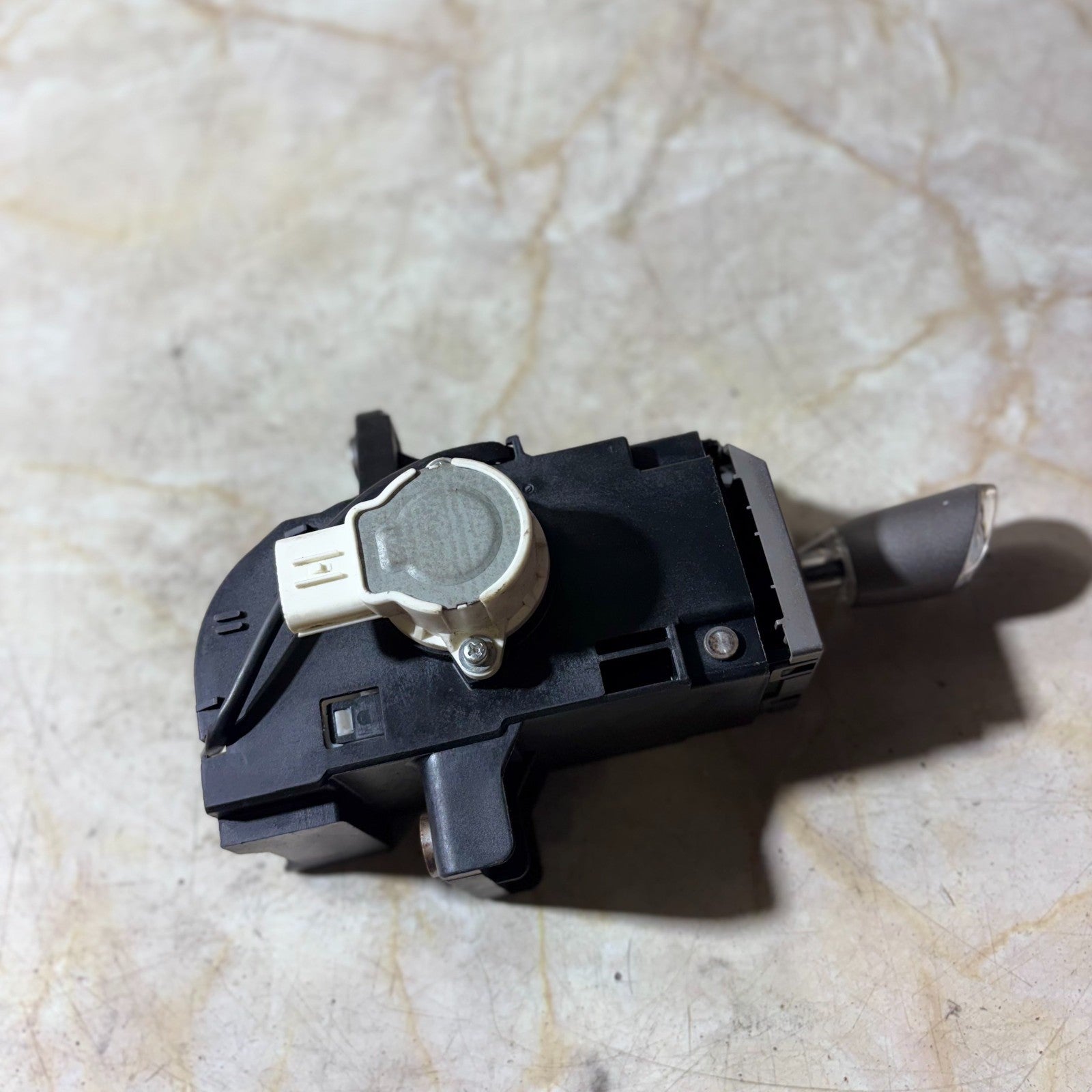 TOYOTA PRIUS 04-09 AUTO GEAR SHIFTER SELECTOR LEVER 89451-47030