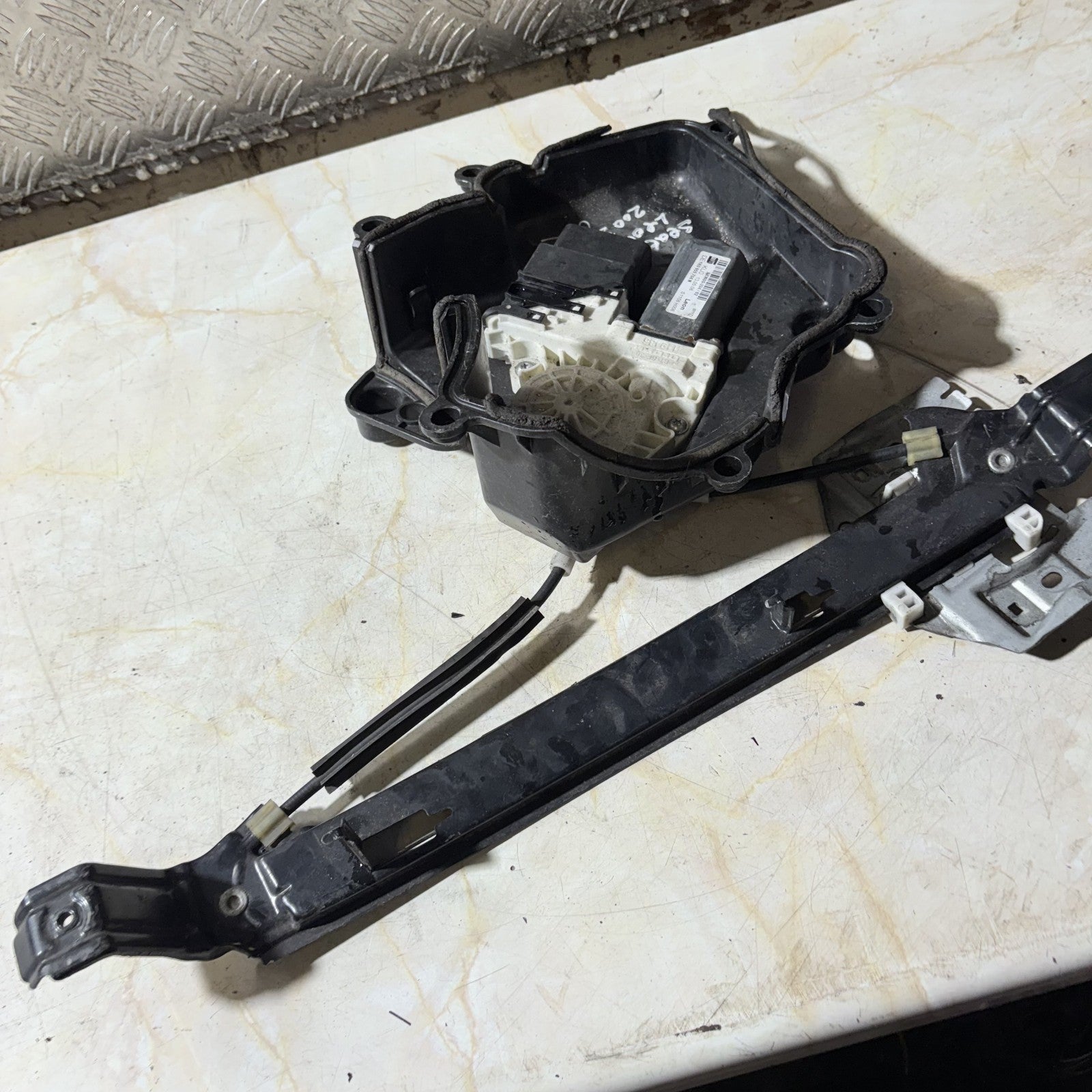 Seat Leon 1P 2005-2012 Rear Right Electric Window Motor Regulator 1K0959704N