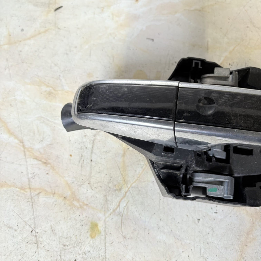 Discovery 5 L462 Passenger Rear Exterior Keyless Door Handle Grey & Chrome 2015