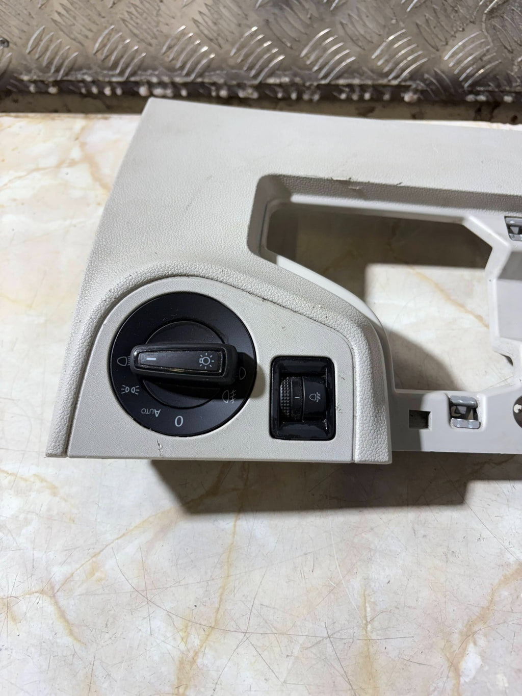 2019 VOLKSWAGEN POLO DASHBOARD LIGHT ON OFF SWITCH T0527951/1994161X