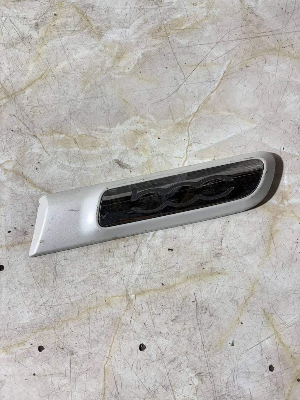 2014 FIAT 500 PASSENGER SIDE REAR DOOR MODLDING TRIM COVER 735431949