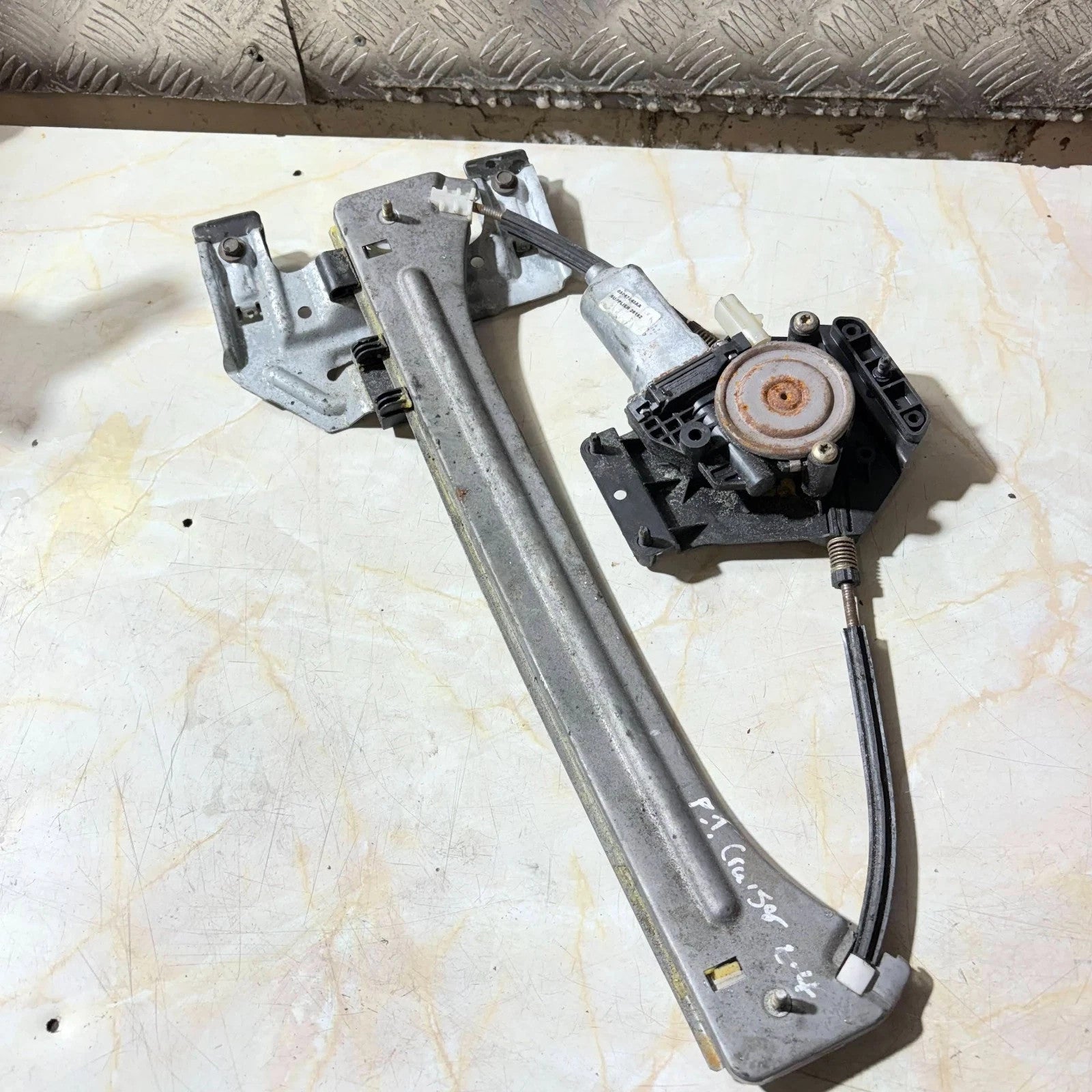 CHRYSLER PT CRUISER 00-10 5DR REAR PASSENGER LEFT WINDOW REGULATOR 05067543AA