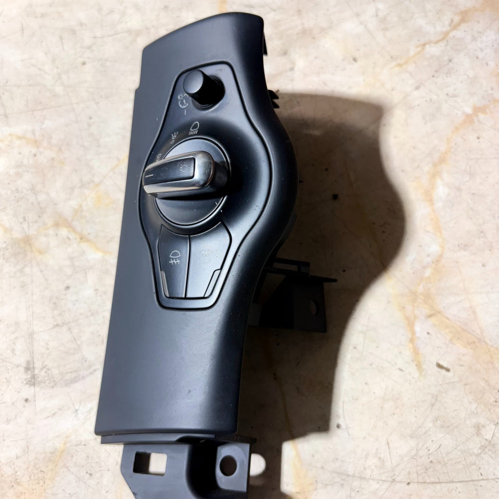 AUDI A4 B8 2009-2013 HEADLIGHT SWITCH UNIT 8KO941531G