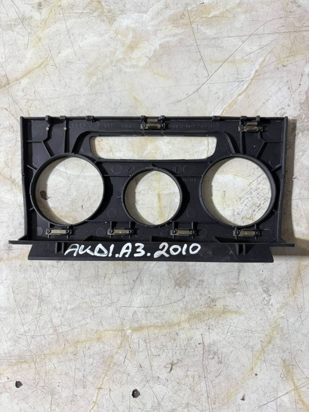 Audi A3 Centre Console Heater Controls Surround Trim 8P0863263C 2010