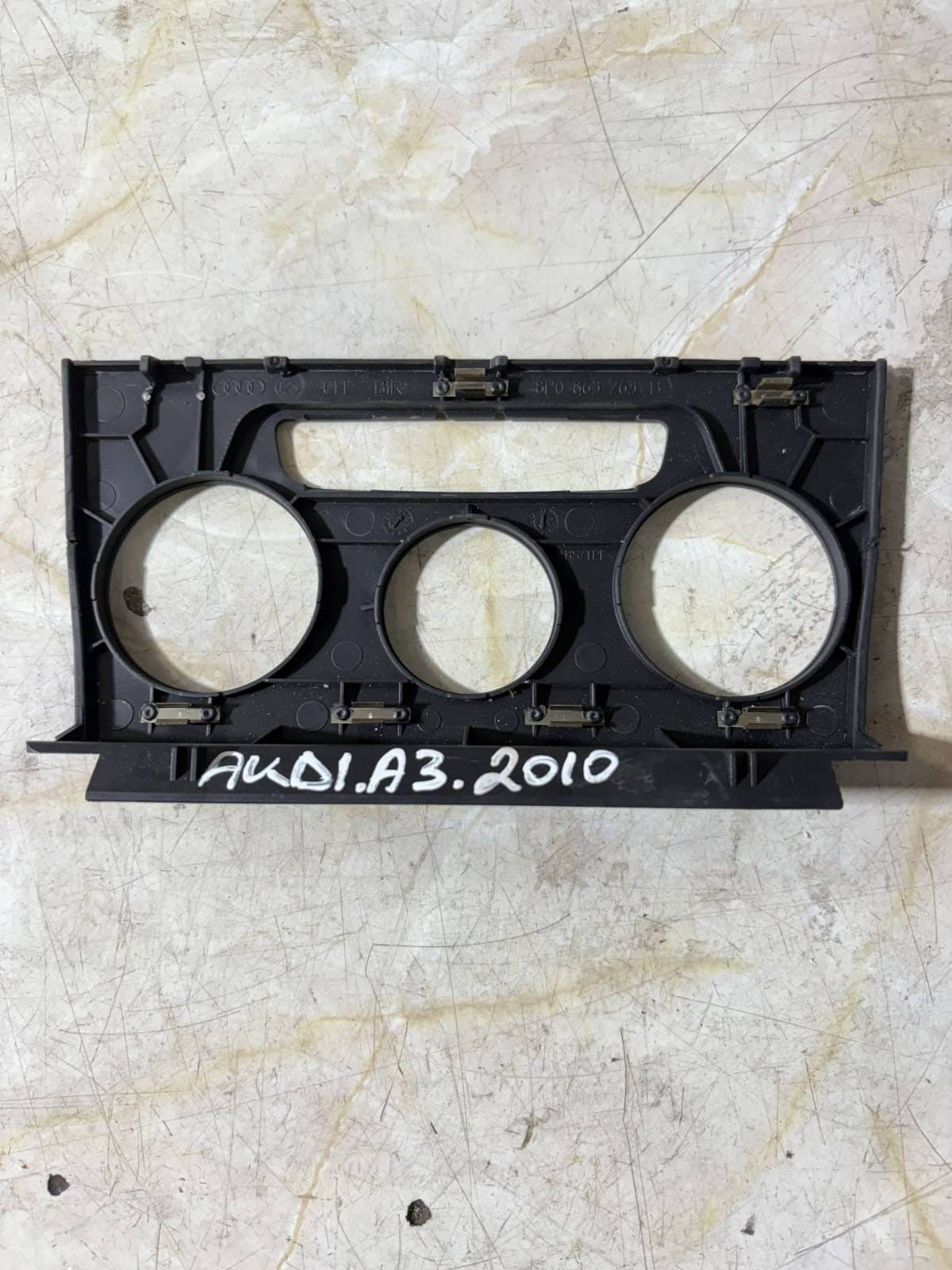 Audi A3 Centre Console Heater Controls Surround Trim 8P0863263C 2010